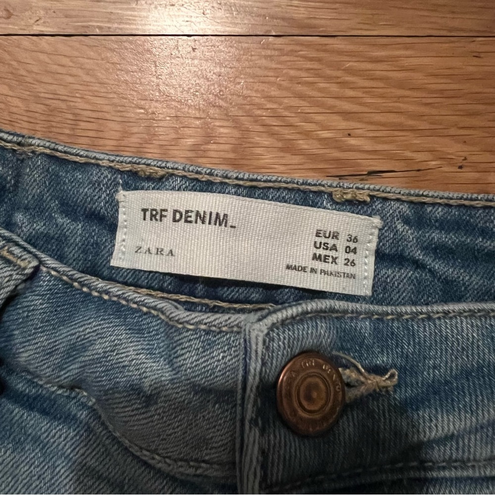 Zara Cutoff Jean Shorts - Picture 2 of 3